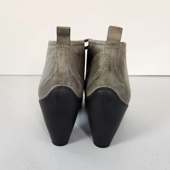 Ecco Women’s Ankle Boots Lace Up Gray Leather Block Heels Shoes Size 38 US 7 7.5 - Picture 2 of 9
